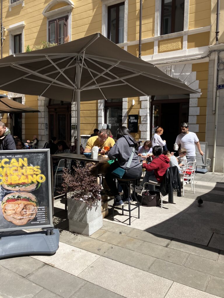 Esterni di: "Odio il brodo".