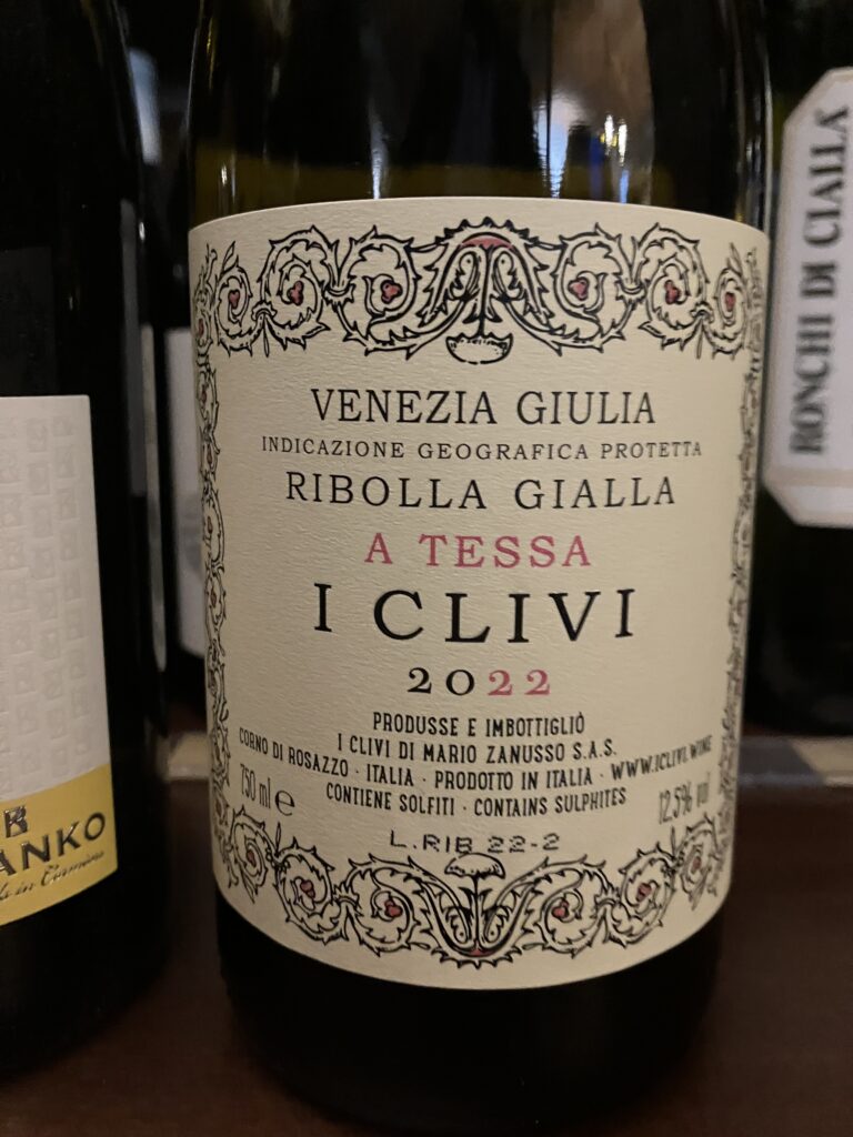 I consigli per individuare uno o più vini porta a questa "Ribolla Gialla"... Freschezza, vivacità e mineralità, ma io voglio una storia.