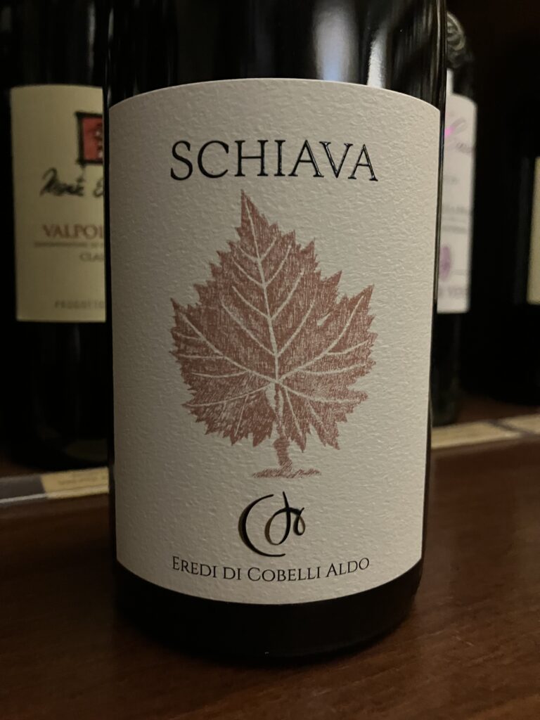 I consigli per individuare uno o più vini porta a questo mono vitigno "Schiava". Sono sinceramente sorpreso di questo vitigno … una scoperta e una garanzia.